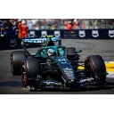 Fernando Alonso за кермом Aston Martin