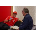 Шарль Леклер, Ferrari, разом із журналістом Motorsport.com Роберто Чинчеро