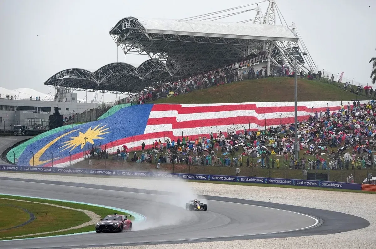 Технічний збій FIA спричинив хаос на старті етапу в Малайзії